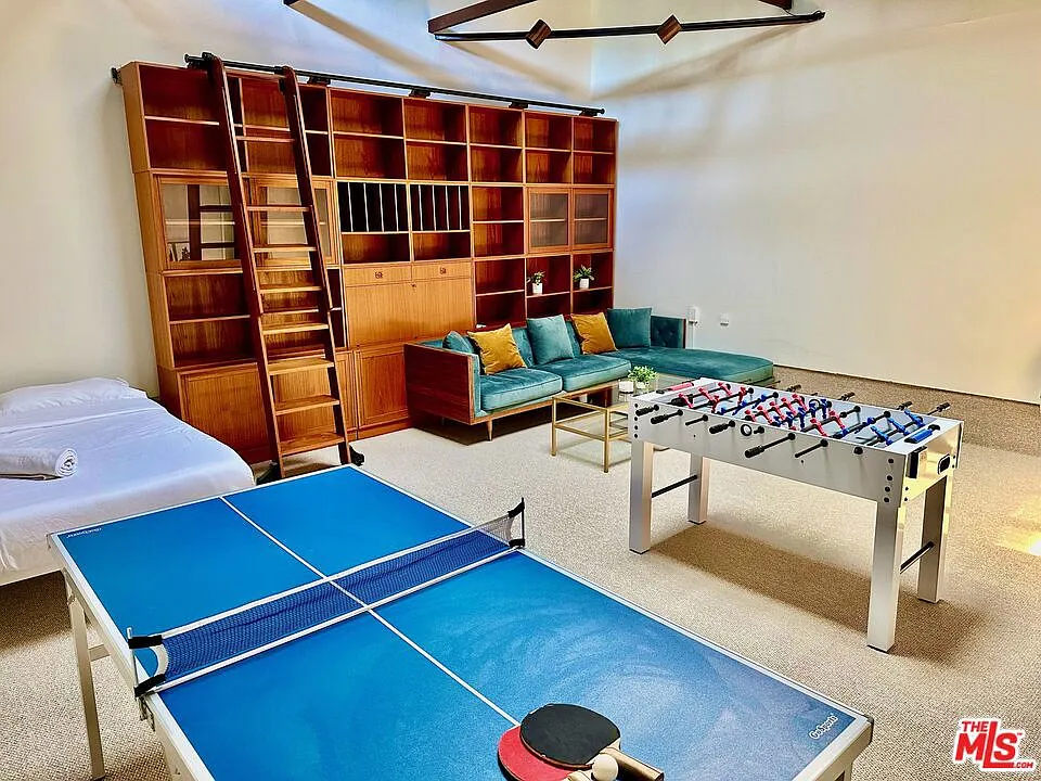 4 bed, 2.5 bath, 2057 sqft, $11,475 — Photo 4