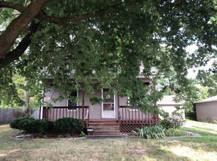 3740 31st St, Moline, IL 61265