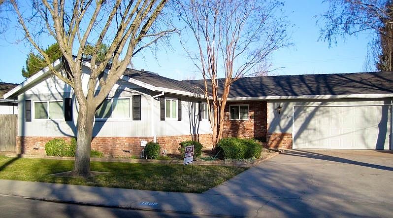 1st image of 1606 Sandalwood Dr