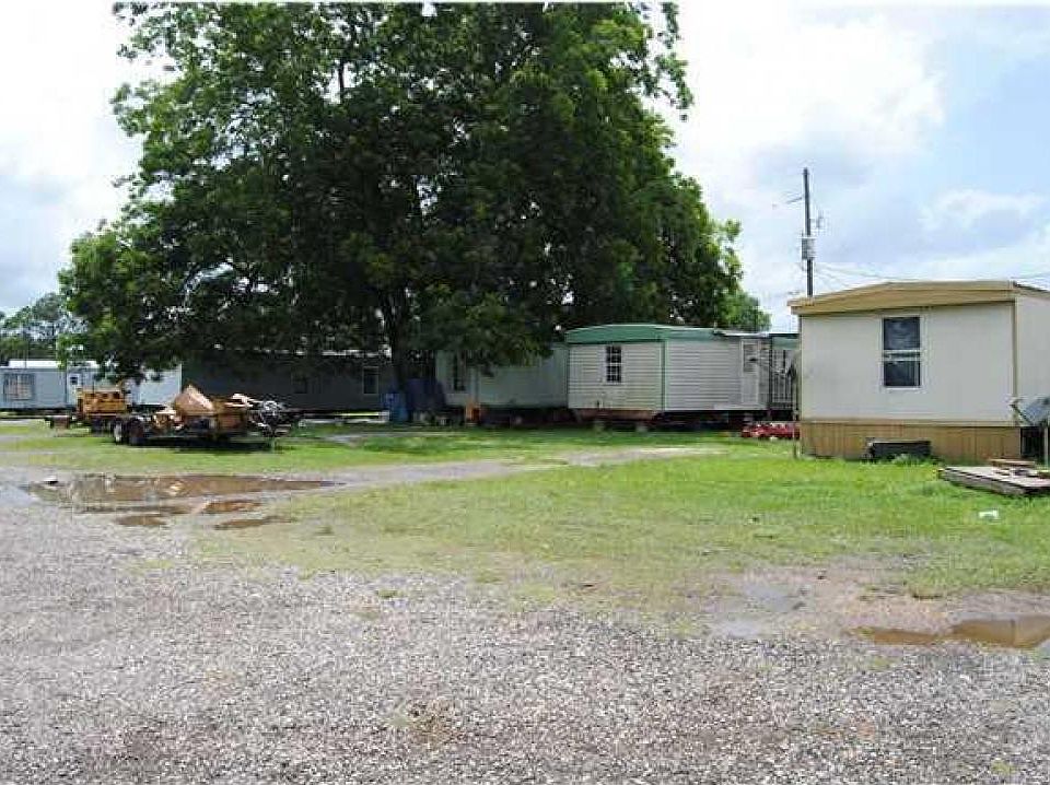 2nd image of 5615 Highway 14 Trailer 9