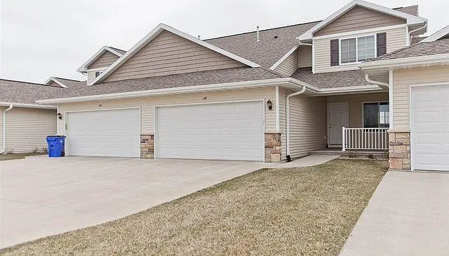 3 bed, 1652 sqft, $2,150 — Photo 1