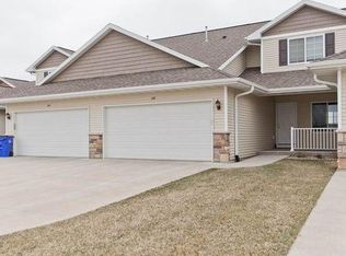 1142 Crescent View Dr NE, Cedar Rapids, IA 52402
