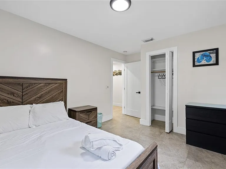 6822 S Wall St — Photo 11