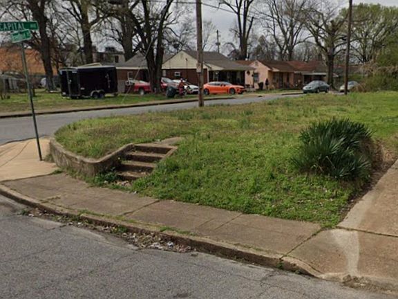 3rd image of 1318 Breedlove St