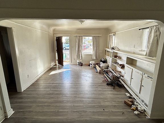 4th image of 4378 41st St