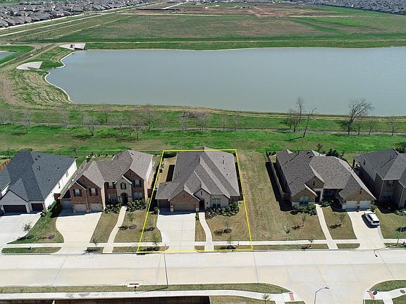 3rd image of 6222 Meadow Bluff Ct