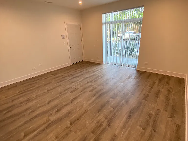 4418 N Austin Ave #101 — Photo 18