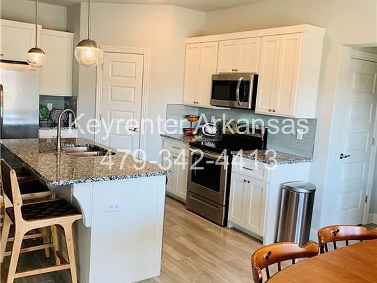 438 N Otoe St — Photo 13