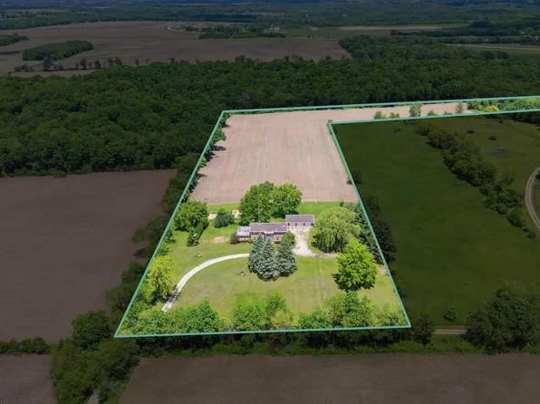 3402 West Stone Farm Road, Edgerton, WI 53534