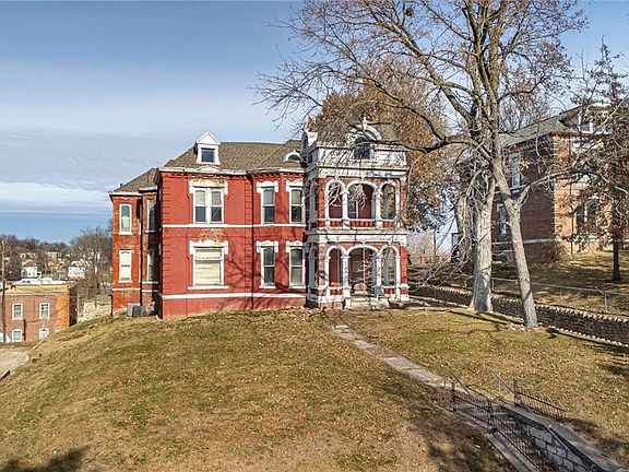 2nd image of 1311 Francis St