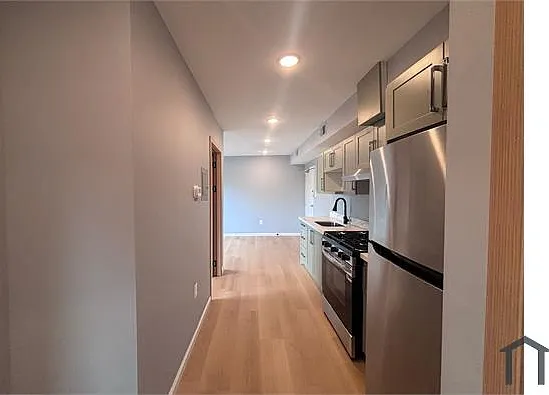 150 36th St NE #1 — Photo 11