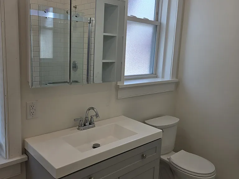 1049 W Lancaster Ave #2 — Photo 8