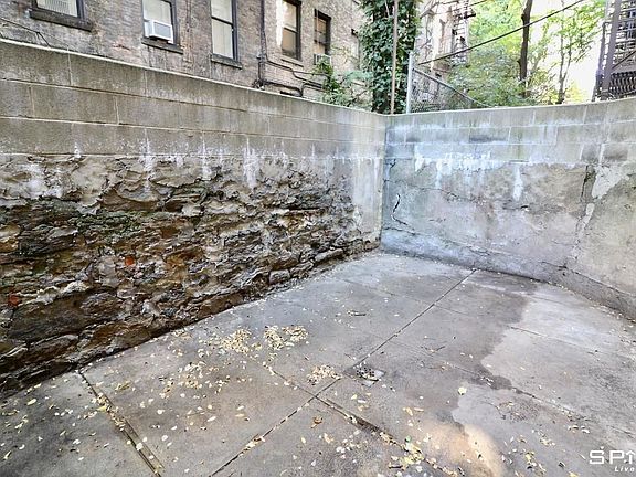 5th image of 167 W 80th St APT 1C