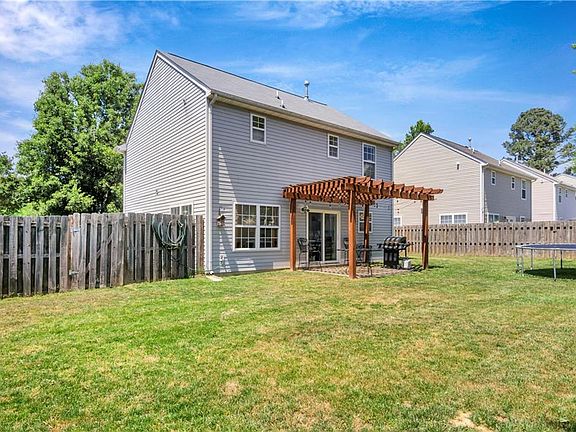 2nd image of 200 Chardonnay Rd