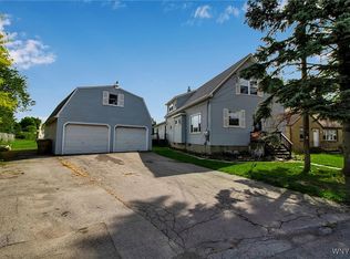 33 Crisfield Ave, Cheektowaga, NY 14227
