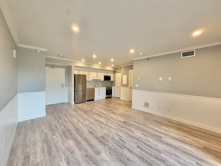 5698 Main St #414 — Photo 8