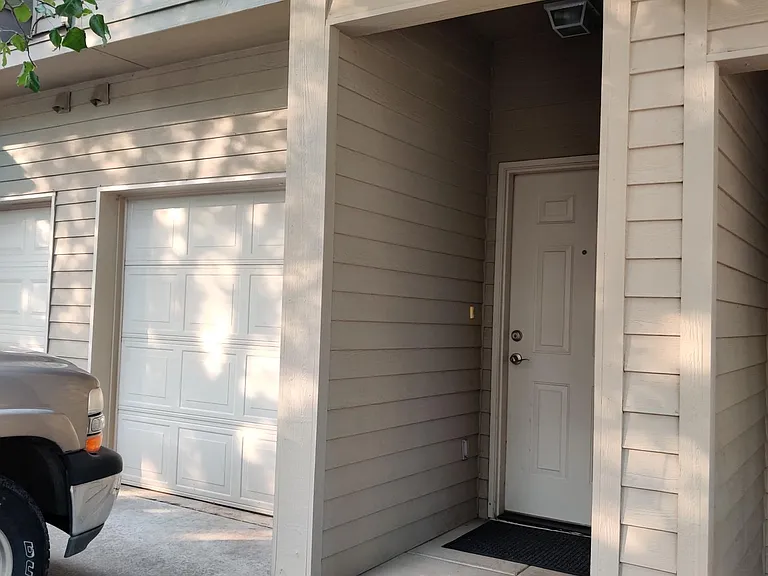 76 Loma Vista Dr — Photo 1