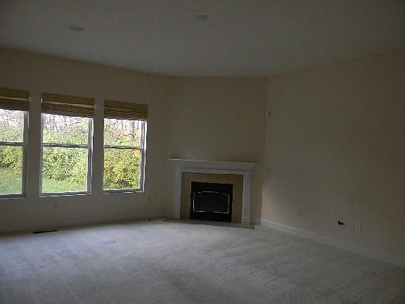 4th image of 627 Carrick Dr