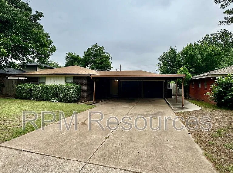 7625 S Sherwood Ave — Photo 2