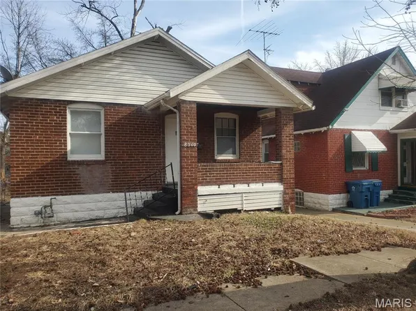 8340 Eton Pl, Saint Louis, MO 63136