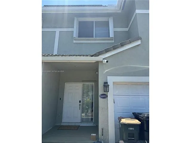 Building Photo - 5402 Pointe Villa Dr