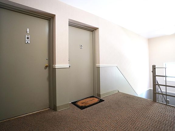 2nd image of 10625 Weymouth St #10625