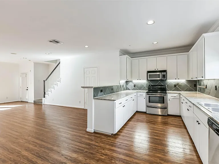 17 Waugh Dr #209 — Photo 14