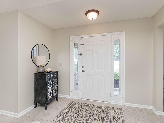 5th image of 2061 Willesdon Dr W