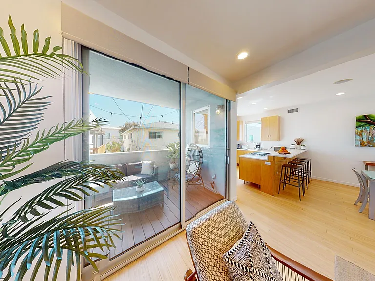1410 Pacific Ave — Photo 32