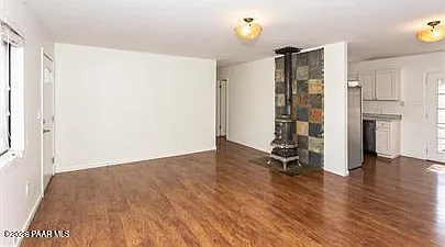 4739 E Julie Dr — Photo 4