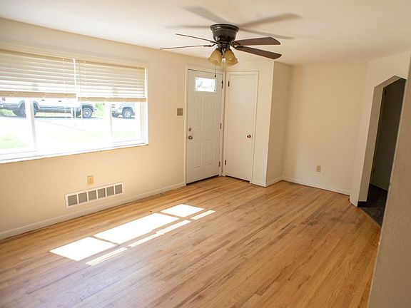 2nd image of 2936 Homehurst Ave