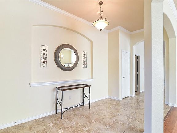 3rd image of 5912 Parkplace Dr
