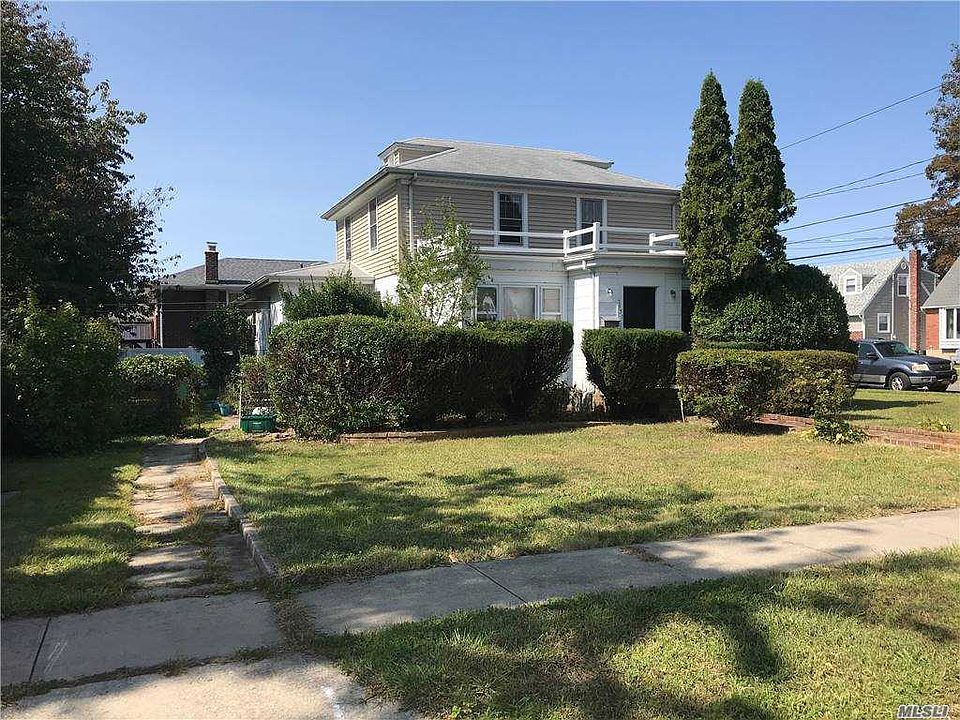 1st image of 2582 Martin Ave