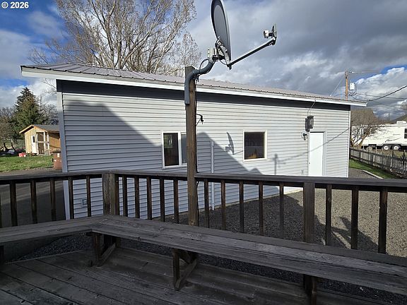4th image of 403 Depot St