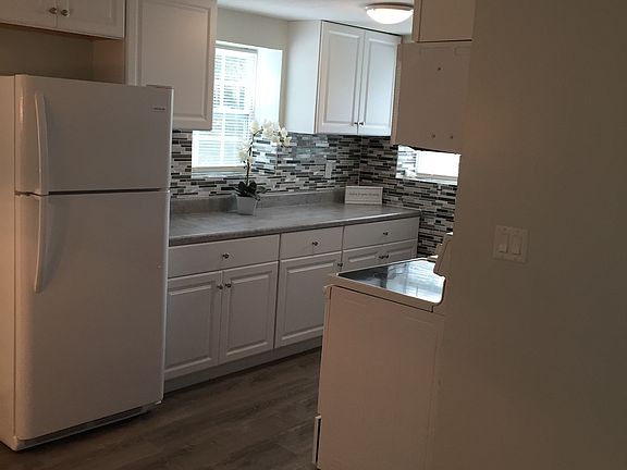 Upstairs kitchen 