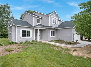 5453 W Heathwood Dr SE, Kentwood, MI 49512