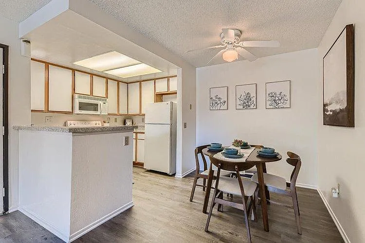 Highland Meadows — Photo 14
