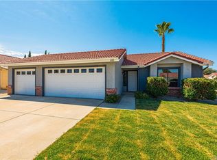 1055 Basalt Ct, Hemet, CA 92543