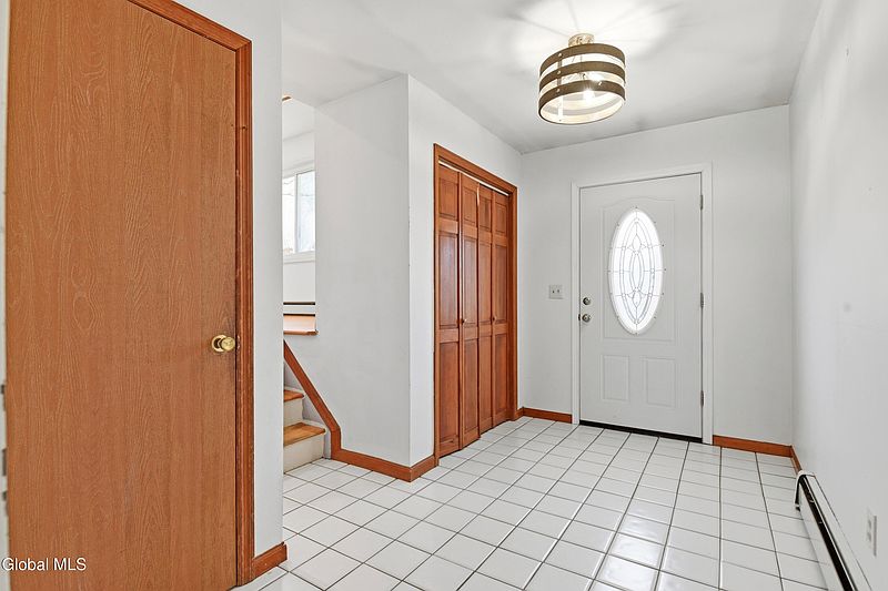 4th image of 9 Kingsley Avenue