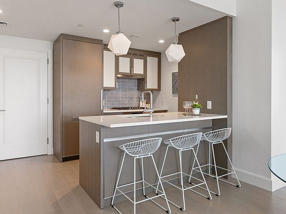 5th image of 100 Lovejoy Wharf E #9