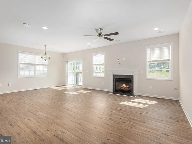 9627 Hillcrest Dr — Photo 23