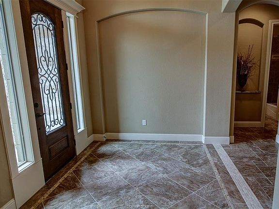 4th image of 4405 Odell Ln