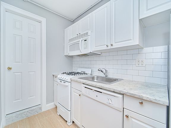 5th image of 19 Commerce St APT 19