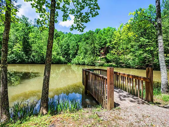3rd image of 3139 Sourwood Way
