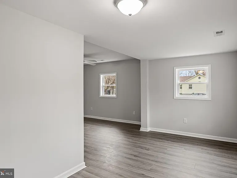 467 W Atlantic Ave — Photo 2