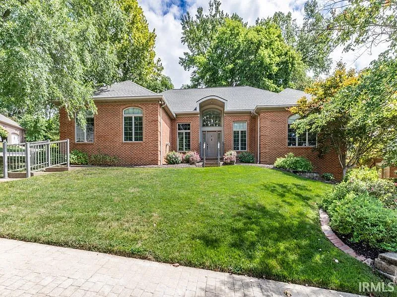 712 Cobblestone Dr photo 1