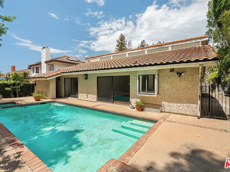 2952 Bottlebrush Dr — Photo 34