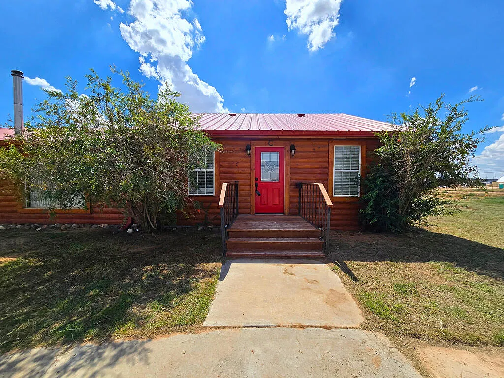 2 bed, 1.0 bath, 890 sqft, $2,000 — Photo 1