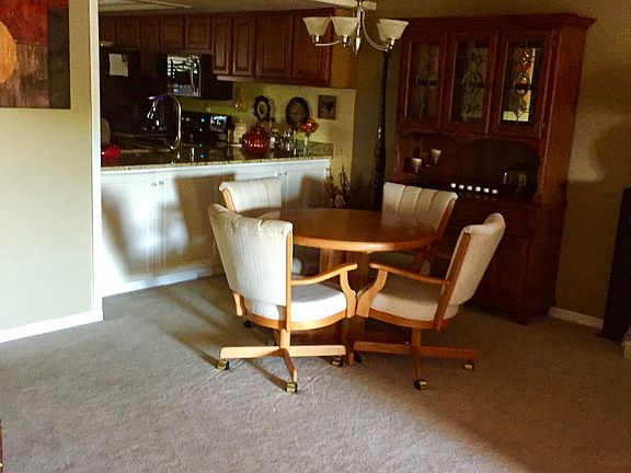 Large dining room 