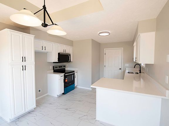 3rd image of 3355 S Valley View Drive